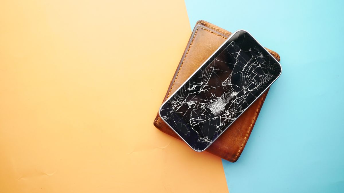 Écran d'iPhone cassé, vitre abîmée avant remplacement