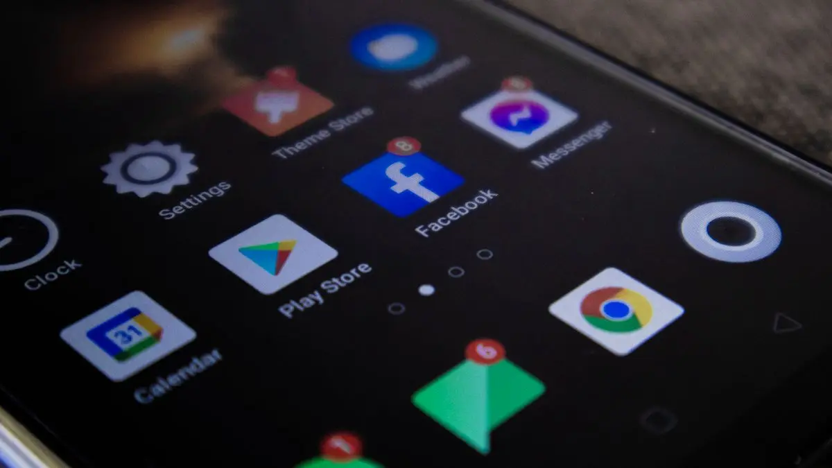 Menu des réglages d'un smartphone Android pour sauvegarder ses données avant réparation